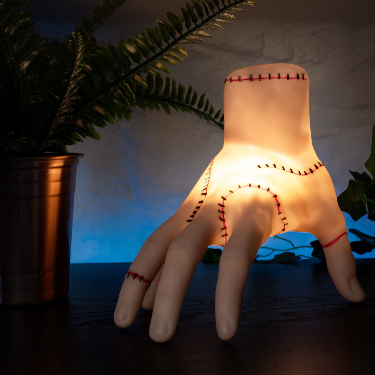 Produktbild Wednesday Mood Light-Lampe Thing 18 cm