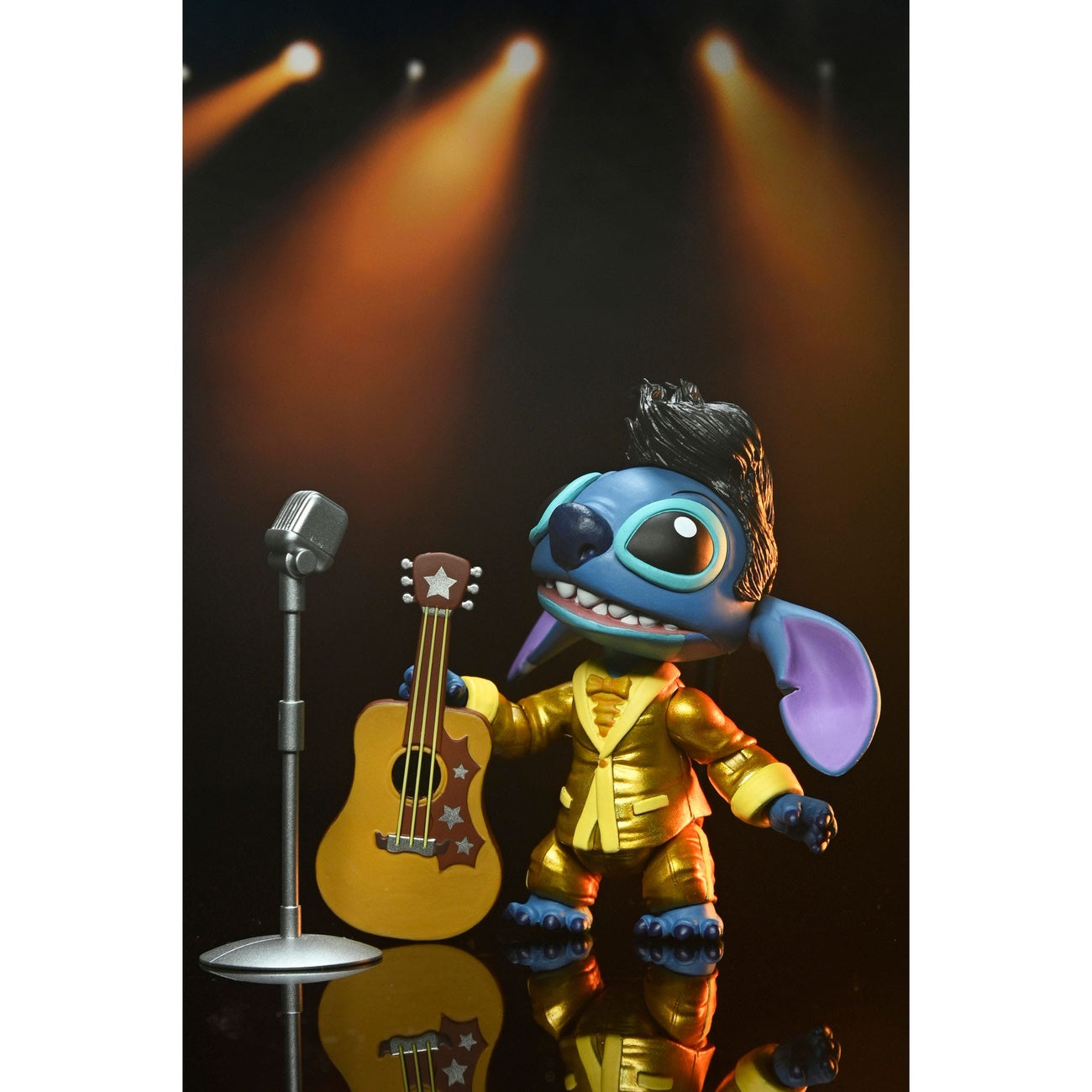 Produktbild Lilo & Stitch Actionfigur Ultimate Gold Suit Elvis Stitch 18 cm