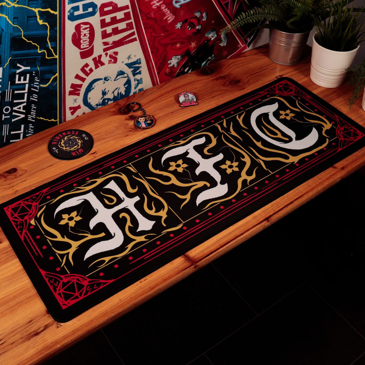 Produktbild Stranger Things Schreibtischunterlage & Untersetzer Hellfire Club