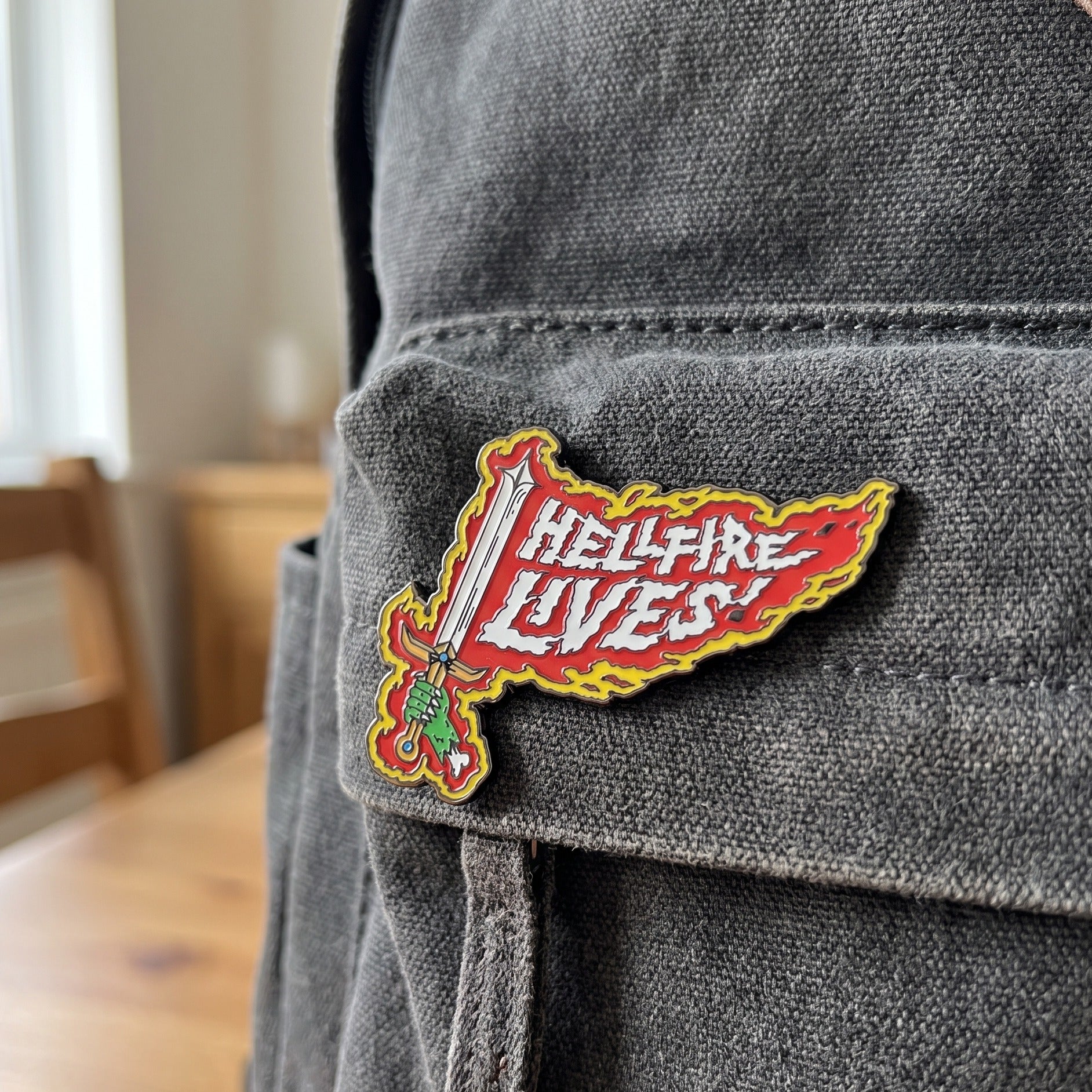 Produktbild Stranger Things Ansteck-Pin Hellfire Lives Limited Edition