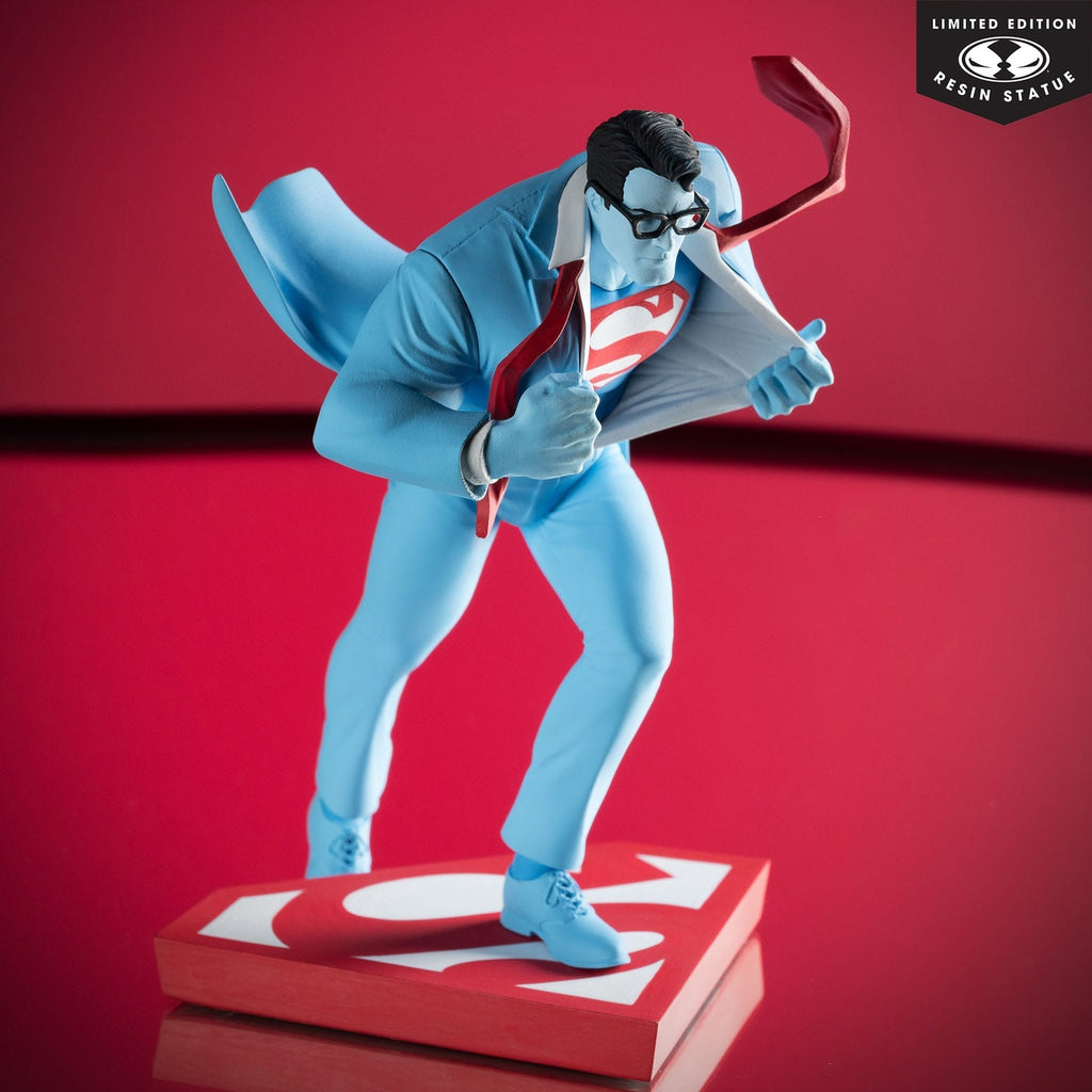 Produktbild DC Direct Statue 1/10 Superman Red and Blue: Superman by Clayton Henry Limited Edition 16 cm