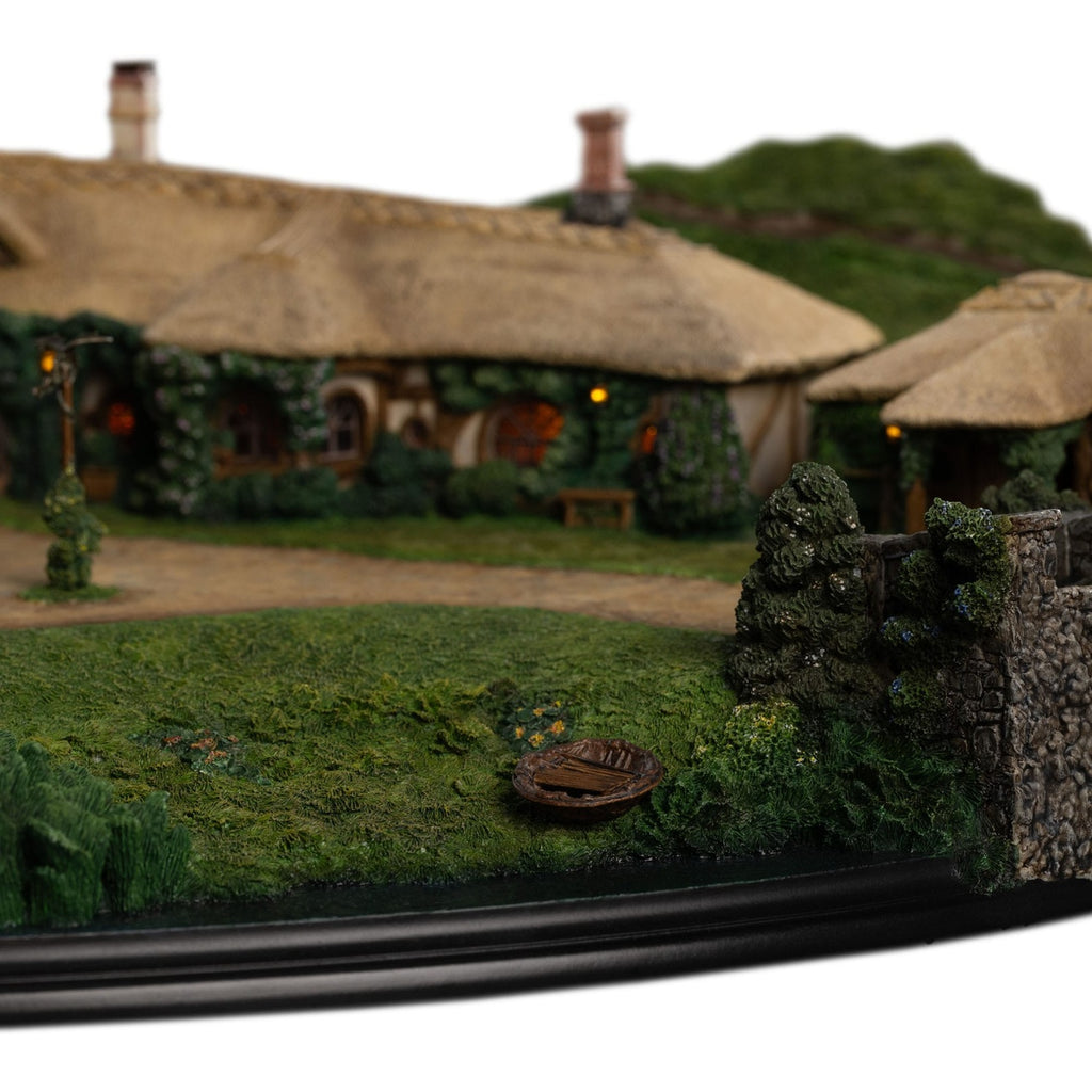 Produktbild Herr der Ringe Statue The Green Dragon Inn