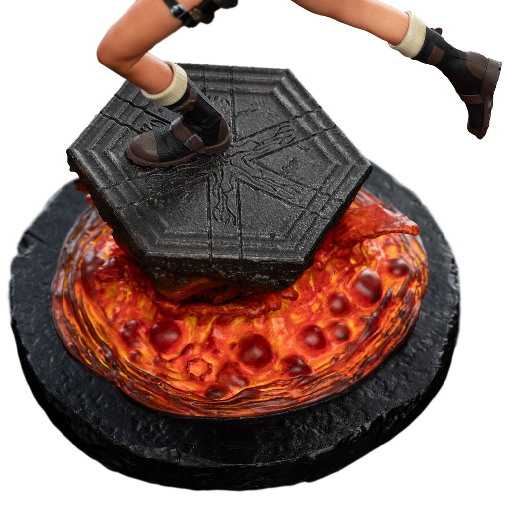 Produktbild Tomb Raider Mini Statue Lara Croft: The Sanctuary of Flame 18 cm