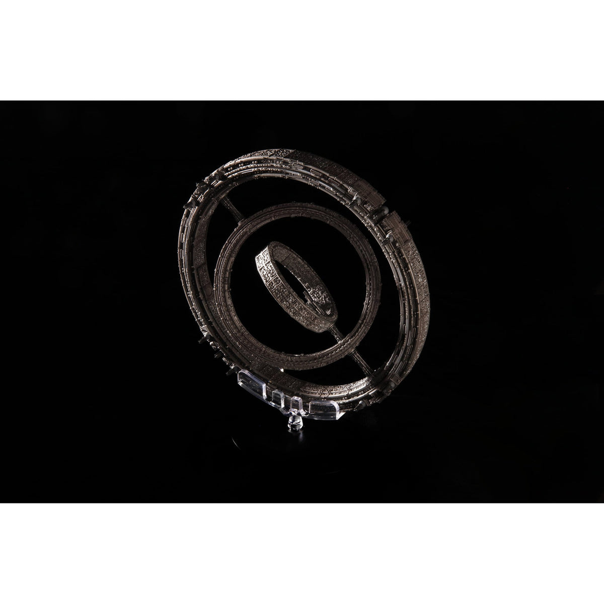 Produktbild Foundation Die-Cast The Invictus Spaceship 20 cm