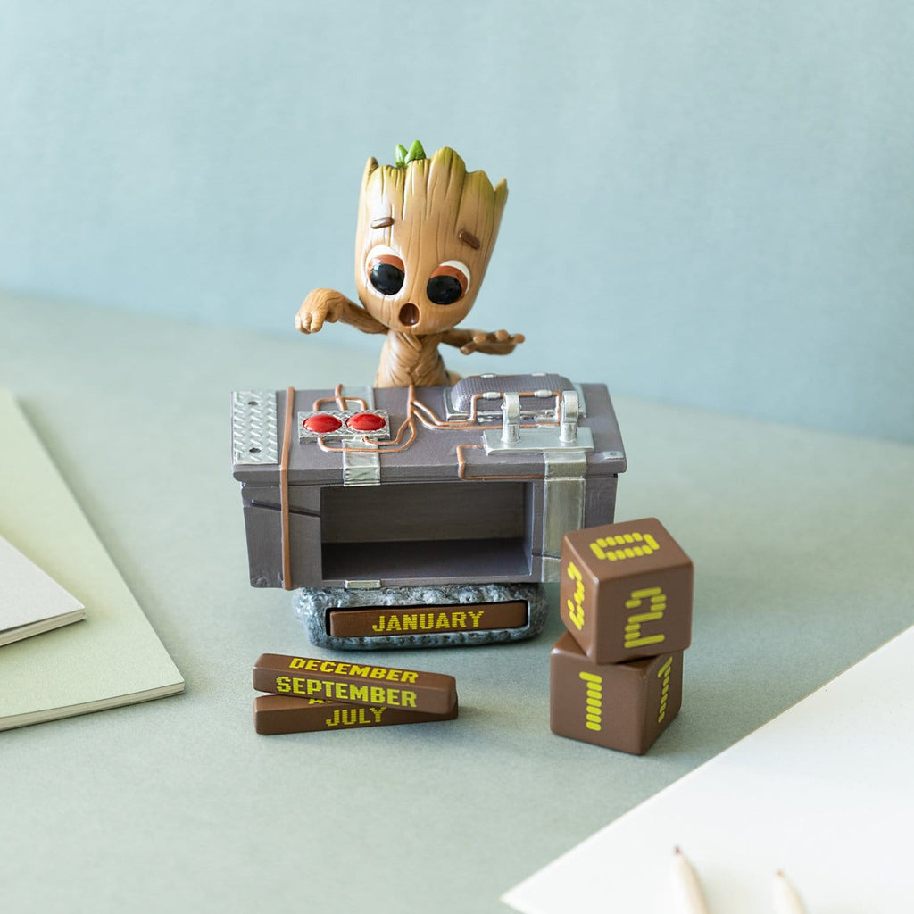 Produktbild Marvel 3D Ewiger Kalender Groot Death Button 12 cm