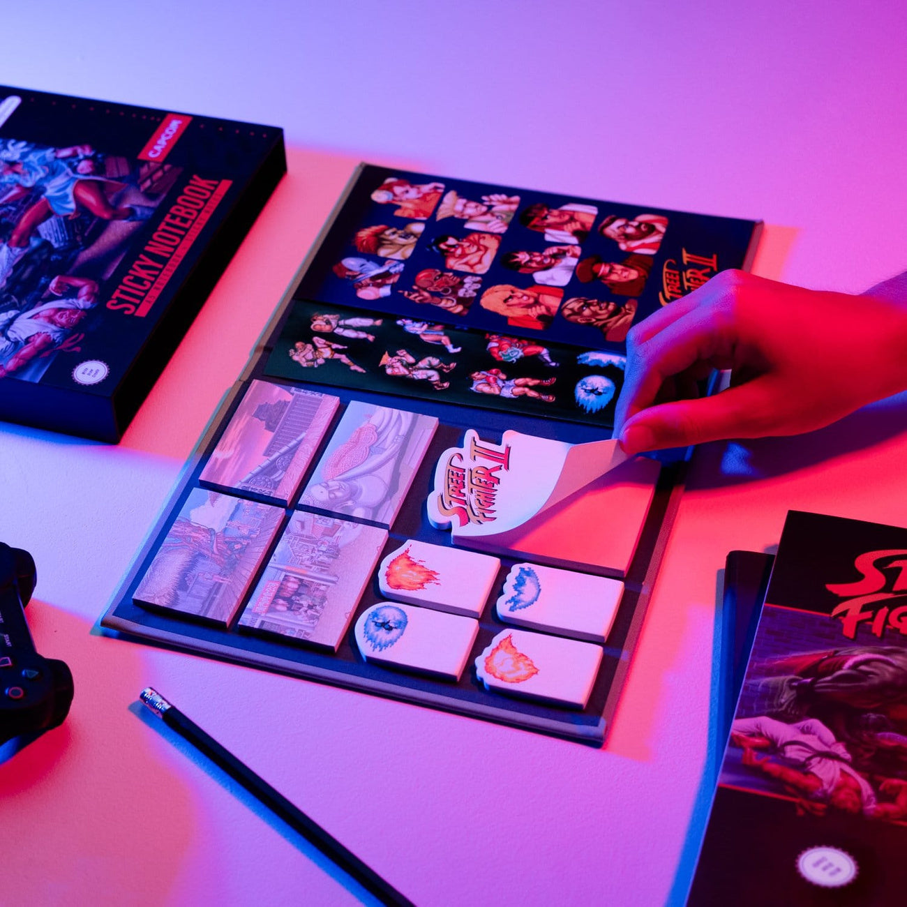 Produktbild Street Fighter Premium Notizbuch mit Haftnotizen und Hülle A5