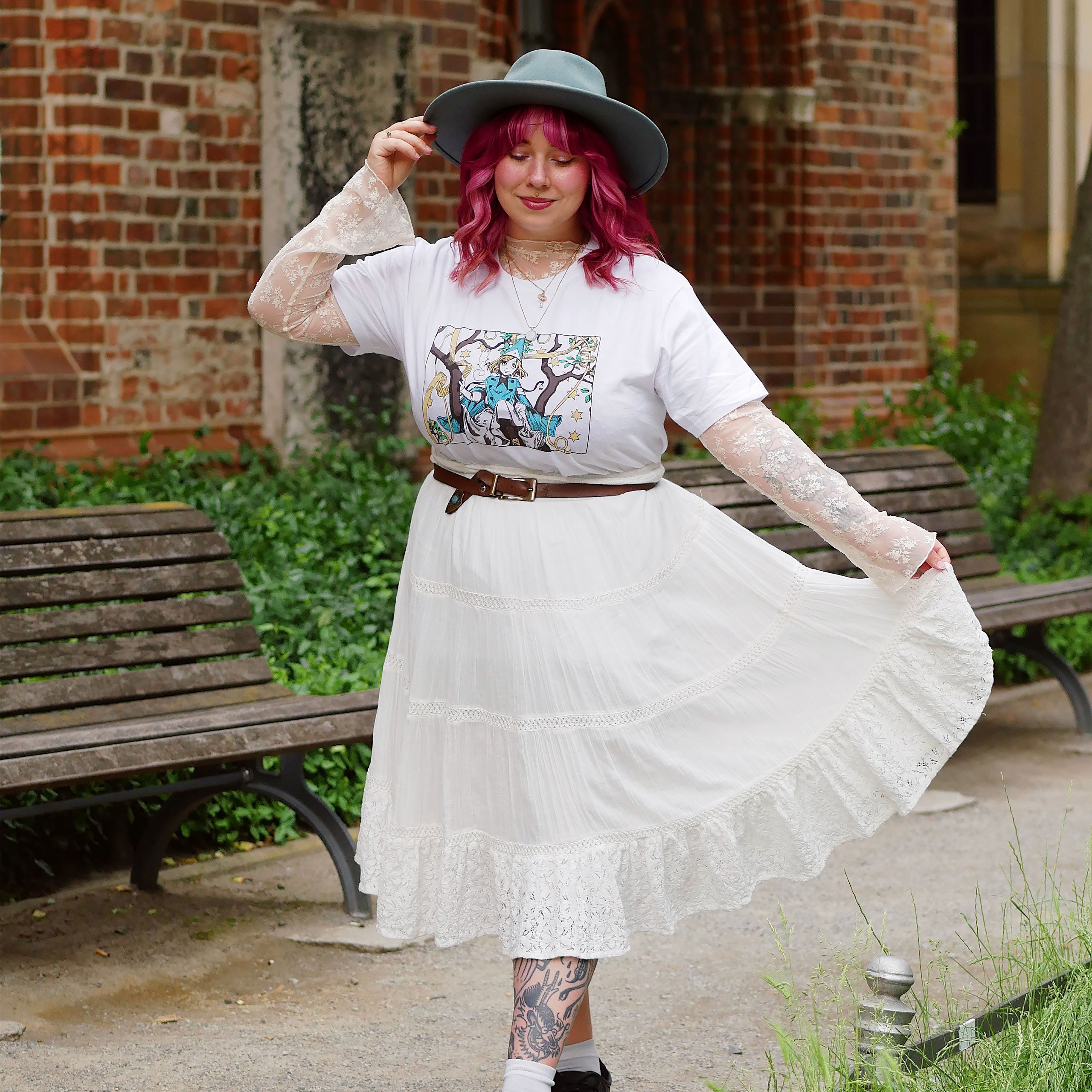 Produktbild T-Shirt für Coco und Atelier of Witch Hat Fans Limited Edition weiß