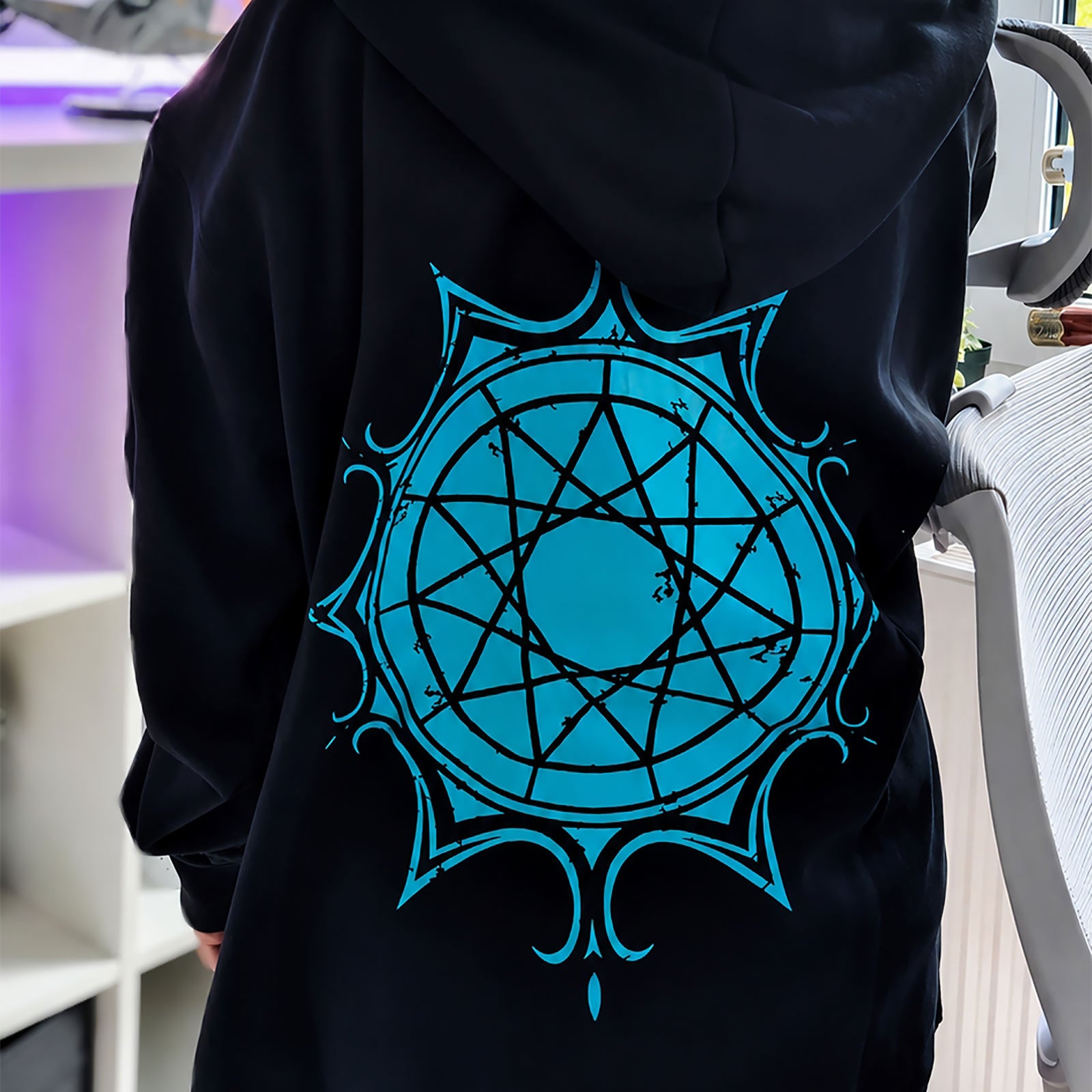 Produktbild Frieren - Symbol Kapuzenjacke schwarz