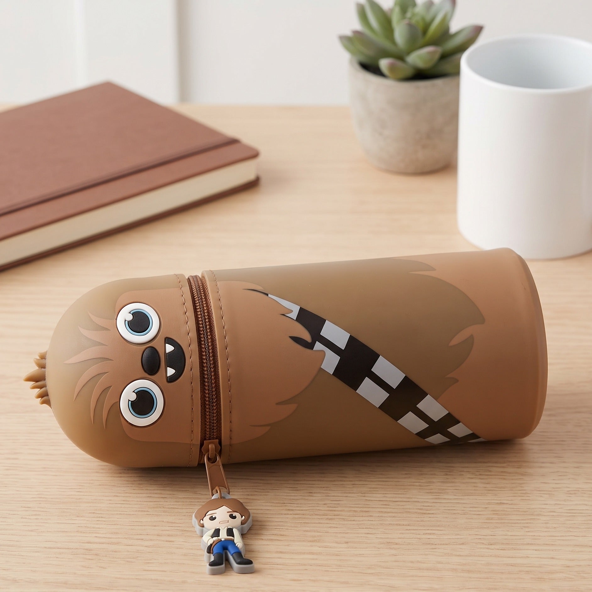 Produktbild Star Wars Federmäppchen Chewbacca 18 cm