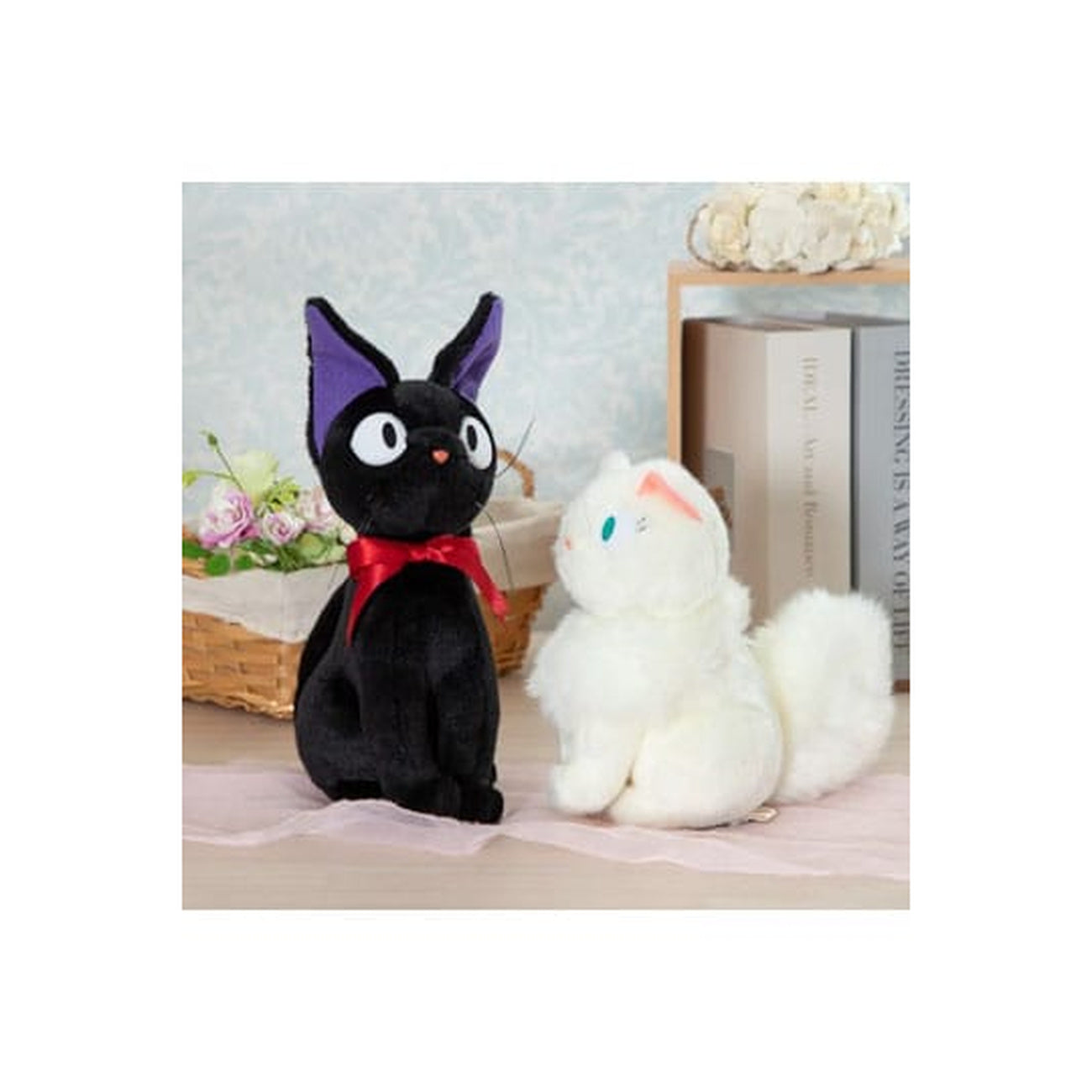 Produktbild Kikis kleiner Lieferservice Plüschfigur Jiji Sitting M 32 cm