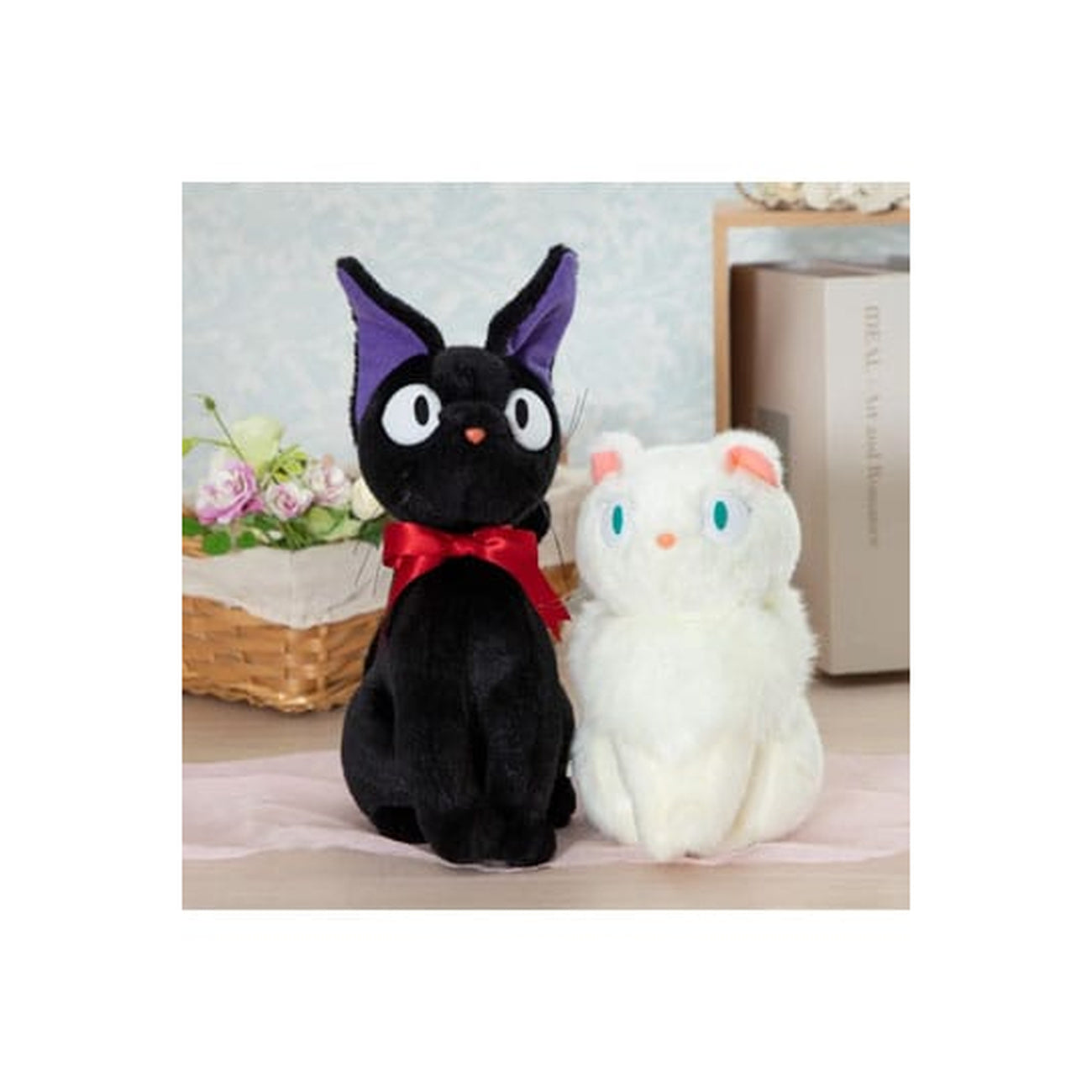 Produktbild Kikis kleiner Lieferservice Plüschfigur Lily Sitting M 22 cm