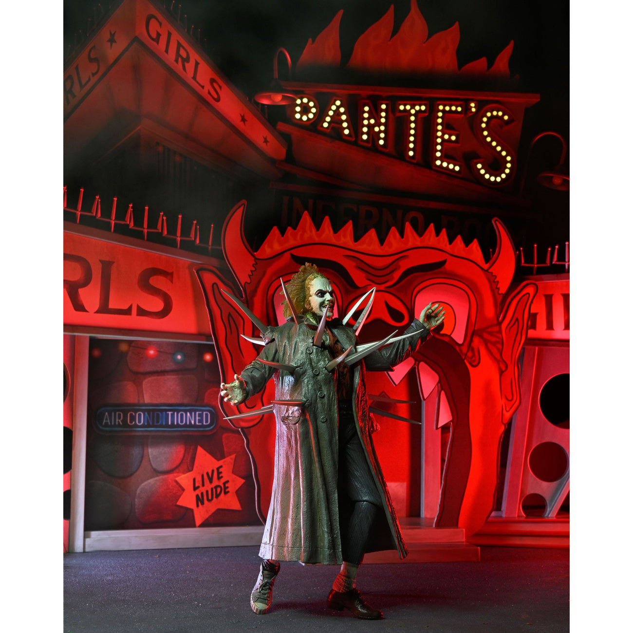 Produktbild Beetlejuice (1988) Diorama Trenchcoat with Spikes Inferno