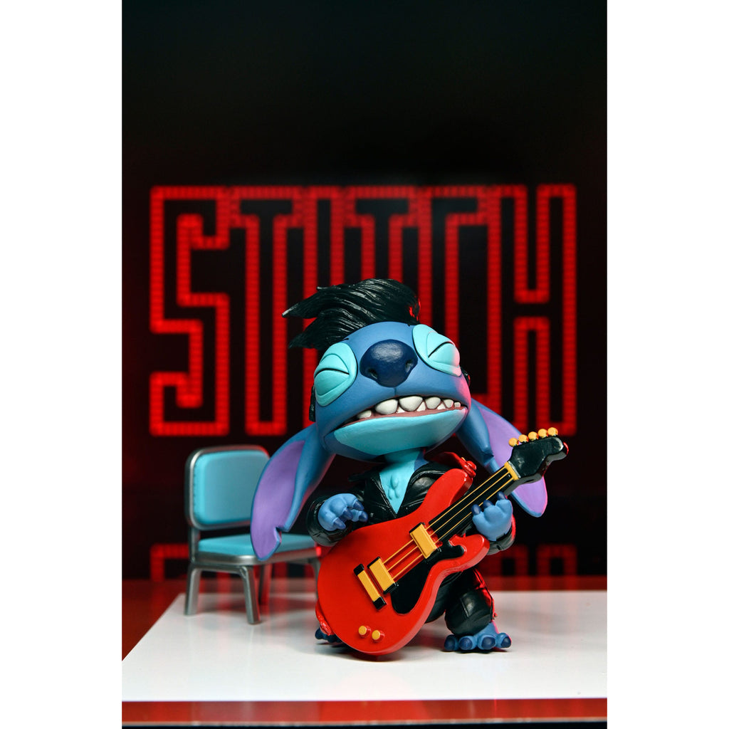 Produktbild Lilo & Stitch Actionfigur Ultimate Singer Elvis Stitch 7 cm