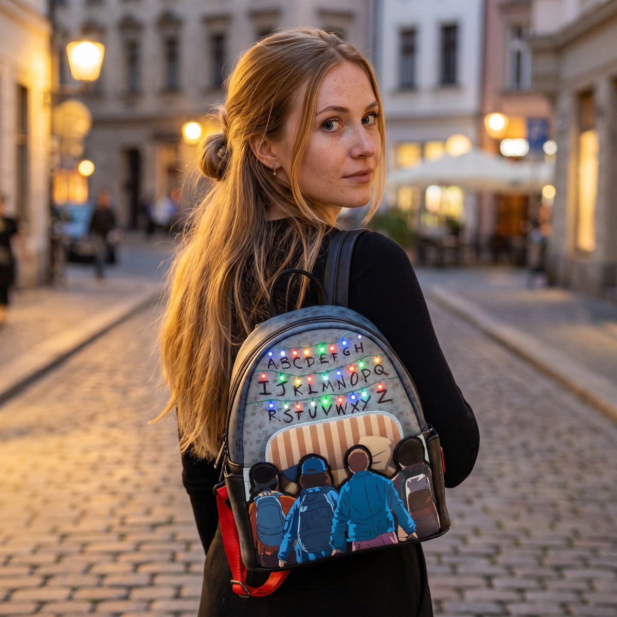 Produktbild Stranger Things - 10th Anniversary Mini Rucksack mit Leuchteffekt