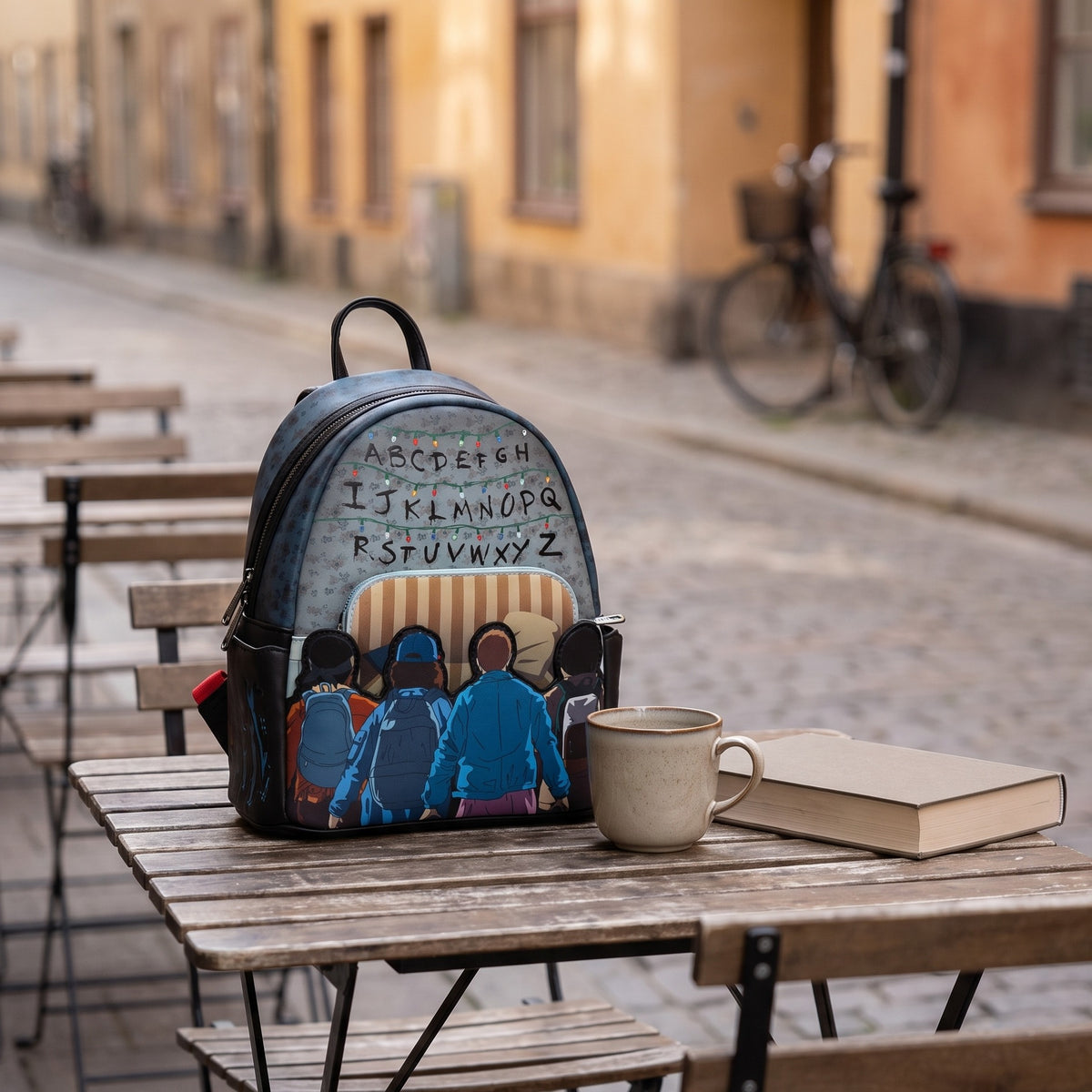 Produktbild Stranger Things - 10th Anniversary Mini Rucksack mit Leuchteffekt