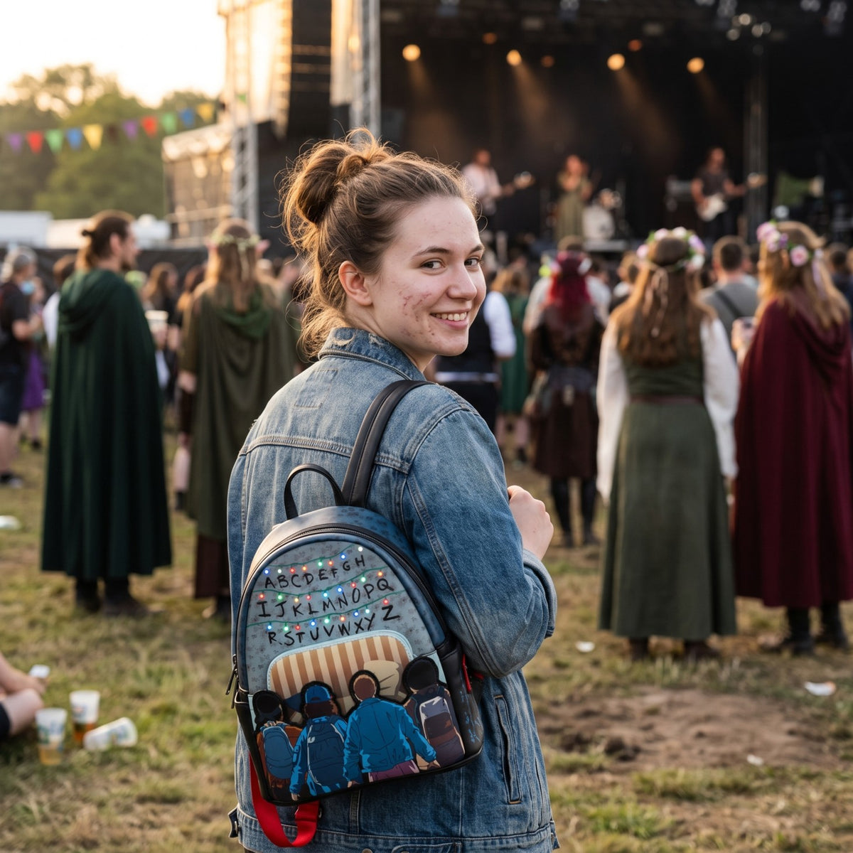Produktbild Stranger Things - 10th Anniversary Mini Rucksack mit Leuchteffekt