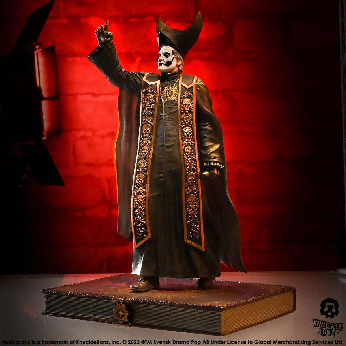 Produktbild Ghost Rock Iconz Statue 1/9 Papa Emeritus IV (Black Robes)